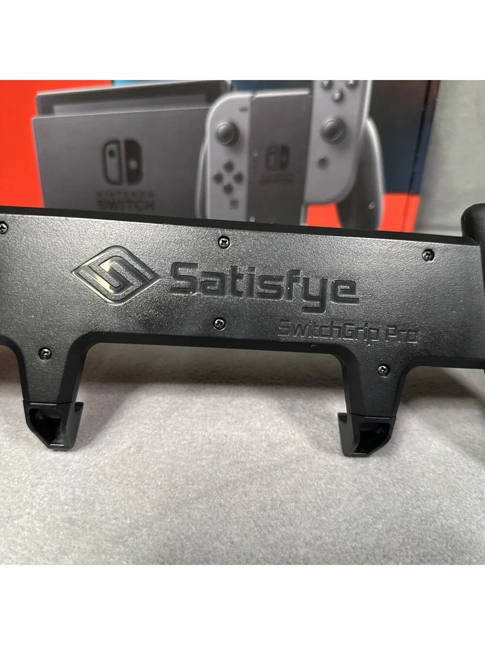 Nintendo Switch 32GB Console (HAC-001) with Gray Joy-Cons + Satisfye Grip Pro